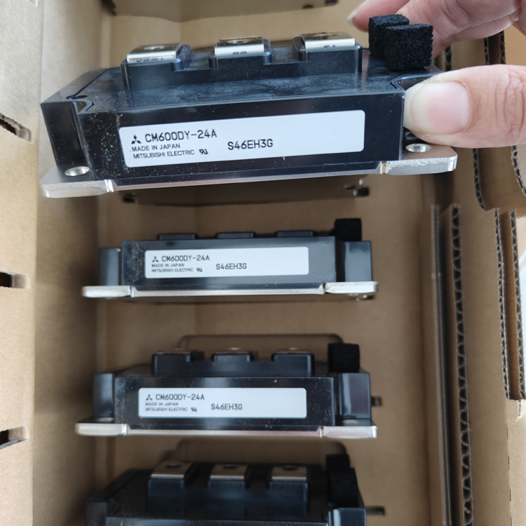Infineon IGBT module FP75R12KT4